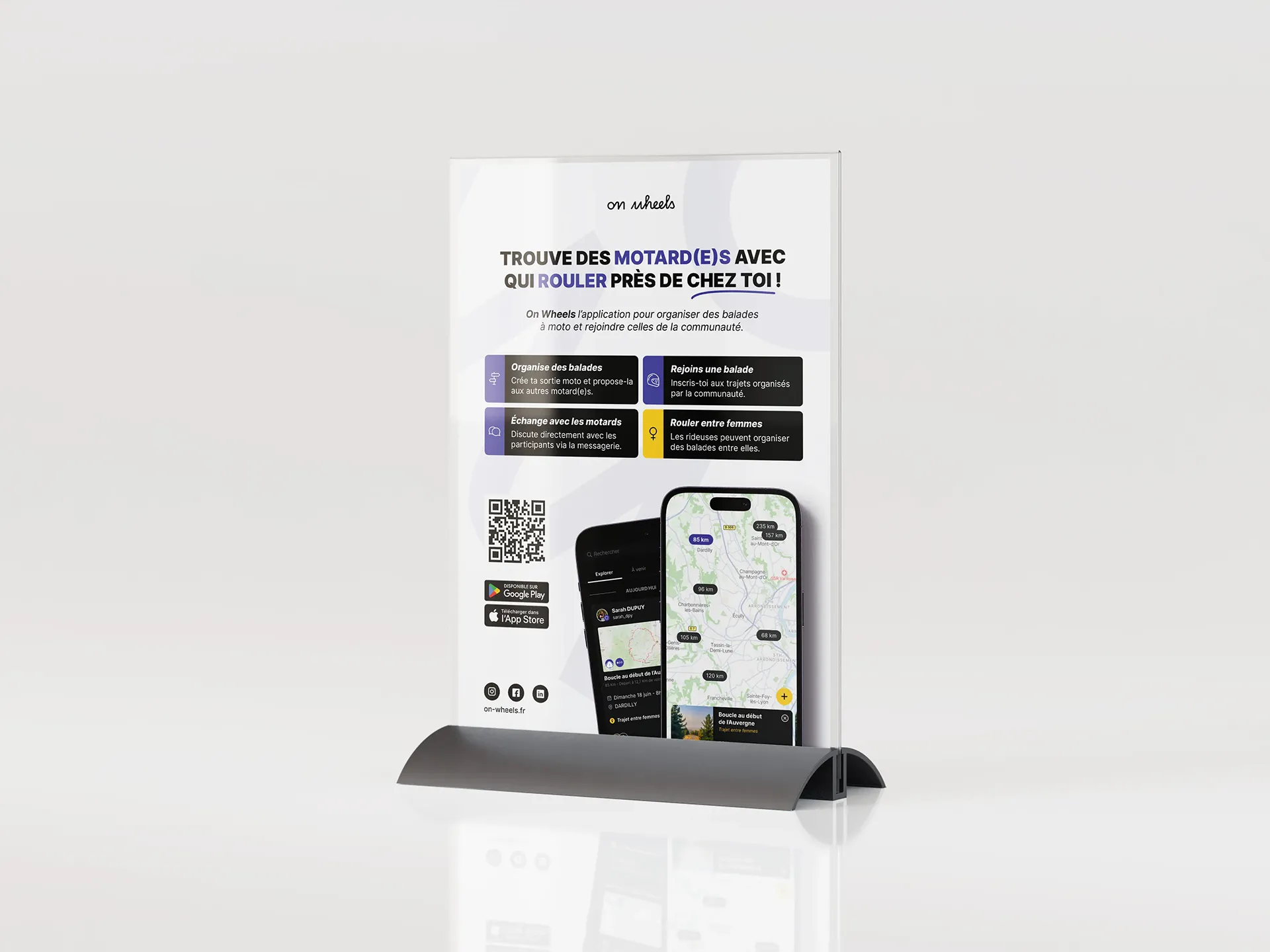 Roll-up On Wheels présentant l’application mobile, ses fonctionnalités principales, un QR code et les liens de téléchargement.